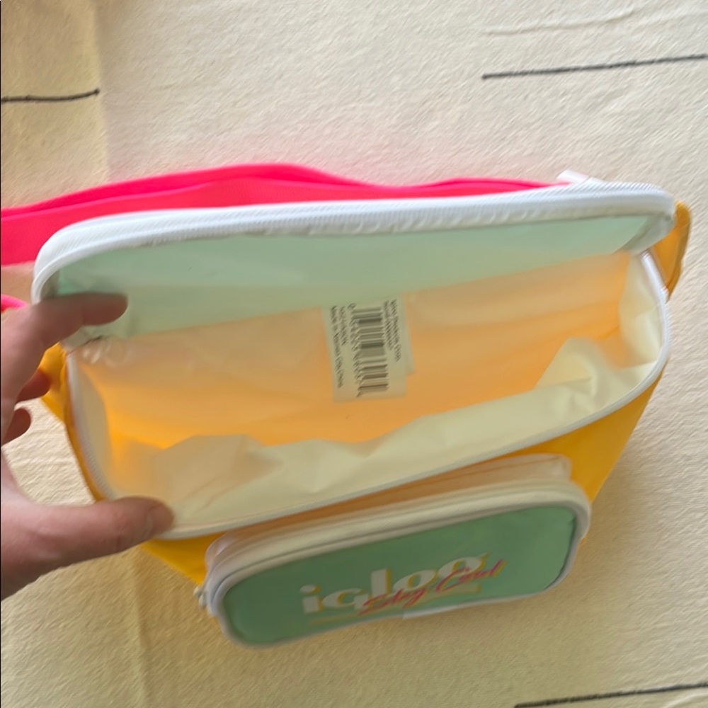 Igloo Yellow & Mint Colorblock Fanny Pack with Pink Strap - Picture 2 of 3